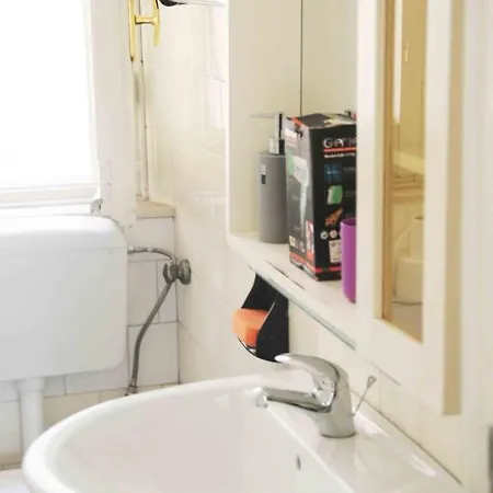 Pepoli Up 4pax Parking Apartment